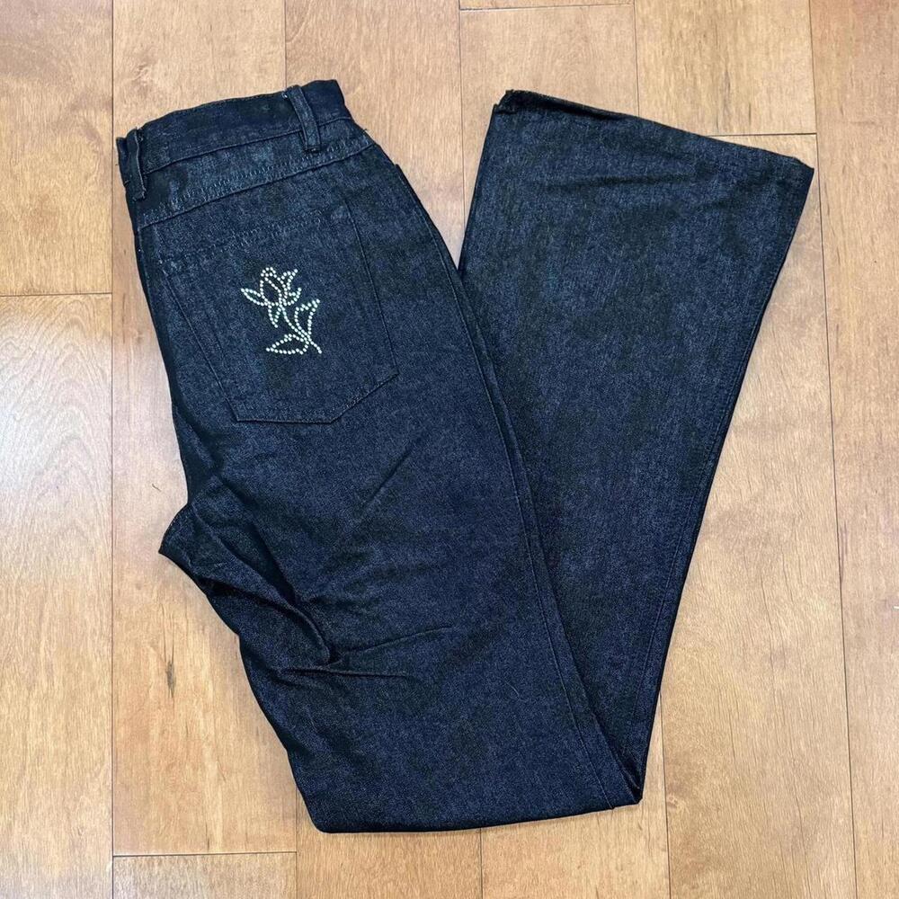 Co-op jeans with rhinestone rose embellishment Sz. 0
